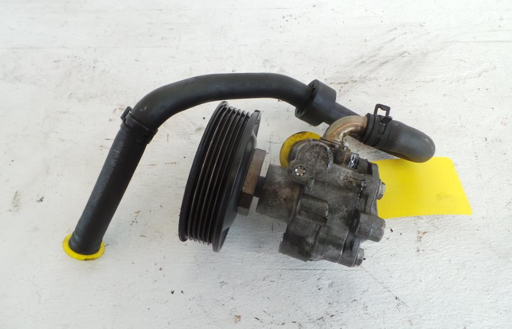 VW Golf 4 3-trg. Bj.03 Servopumpe 1.6 77kw *BCB* 1J0422154B KYB